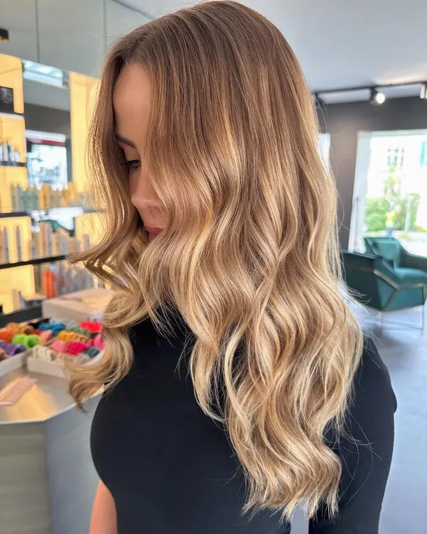 Instagram-Beitrag aus dem Salon Zürich-Klusplatz: Mèches · Highlights