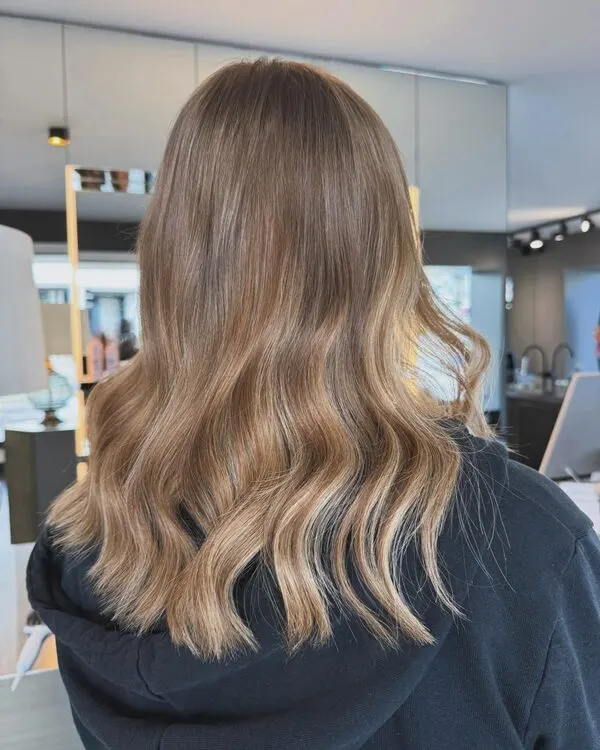 Instagram-Beitrag aus dem Salon Zürich-Klusplatz: Extensions · Styling