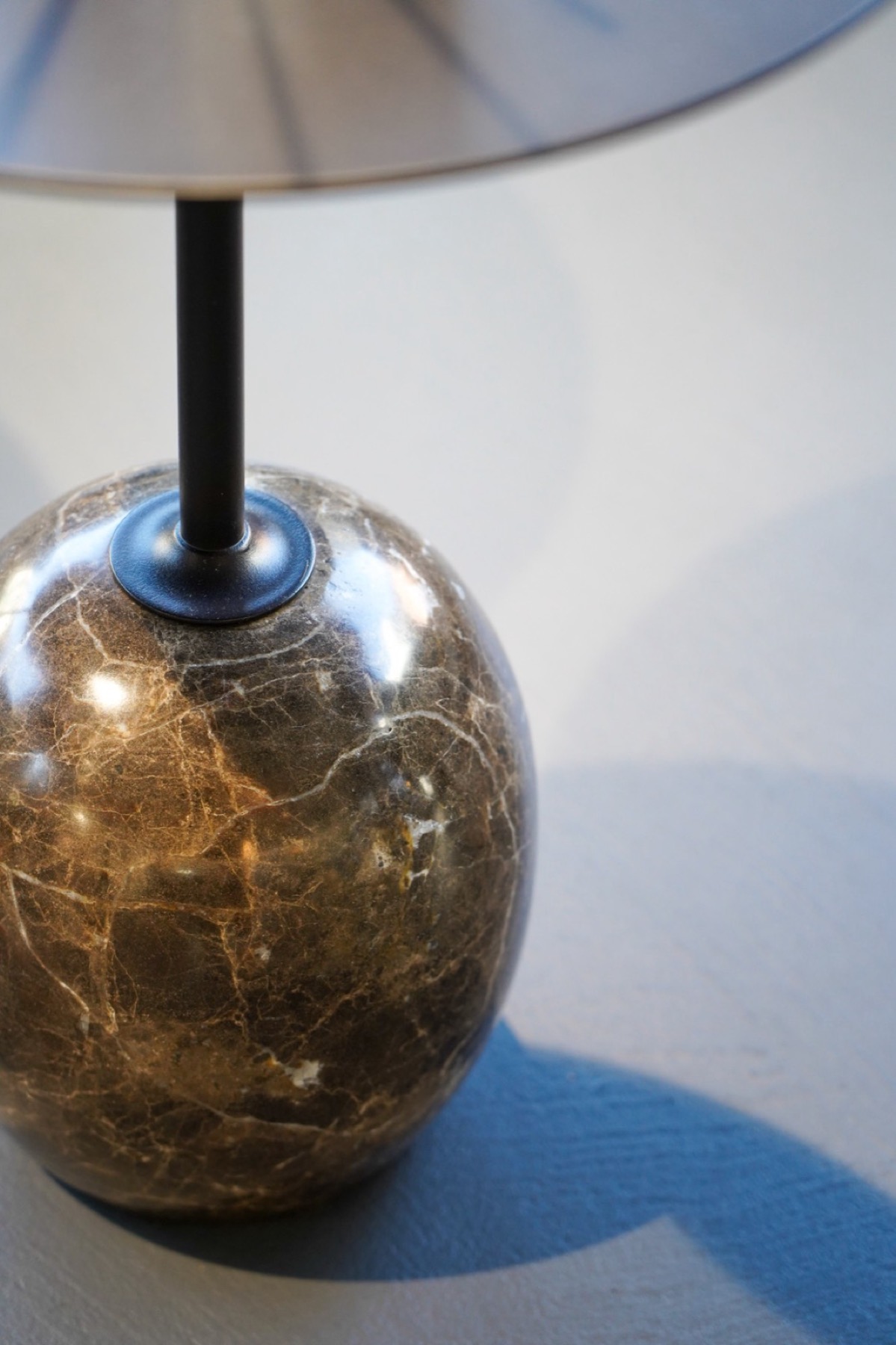 Lampe mit Marmorfuss